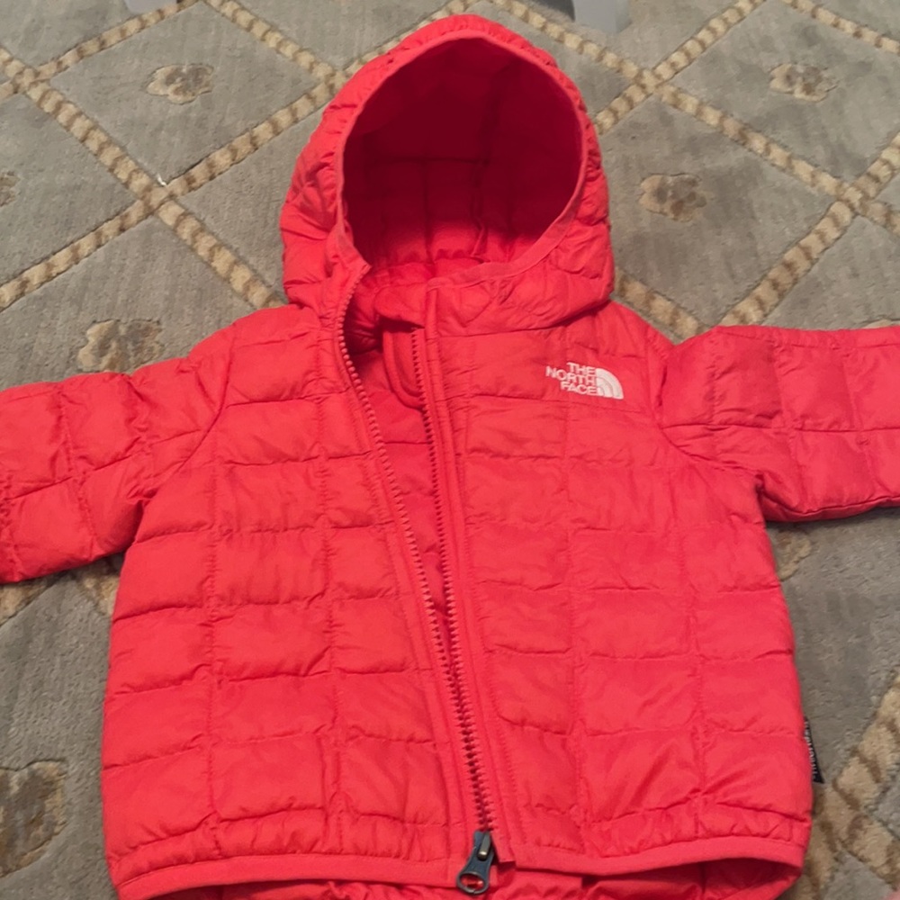 Baby North Face Winter Coat, 6-12 mo.     A1
